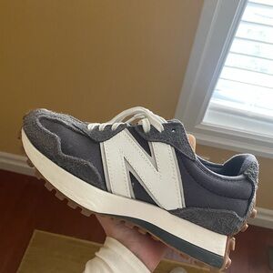 New Balance 327 Sneakers